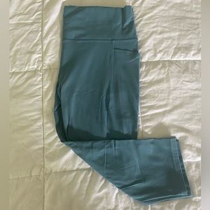 Athleta Salutation Stash Pocket II Capri